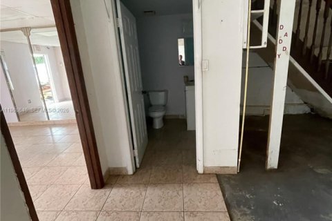 Купить коммерческую недвижимость в Хайалиа, Флорида № 2050709 - фото 3