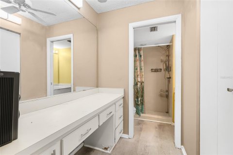 Купить кондоминиум в Сарасота, Флорида 10 комнат, 104.52м2, № 2238453 - фото 13