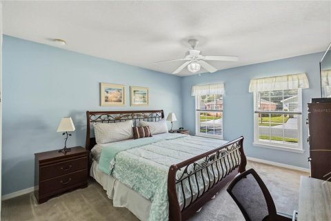 House in Davenport, Florida 4 bedrooms, 154.68 sq.m. № 2402769 - photo 14