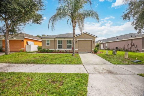 House in Davenport, Florida 4 bedrooms, 154.68 sq.m. № 2402769