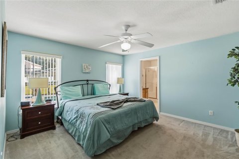 House in Davenport, Florida 4 bedrooms, 154.68 sq.m. № 2402769 - photo 10