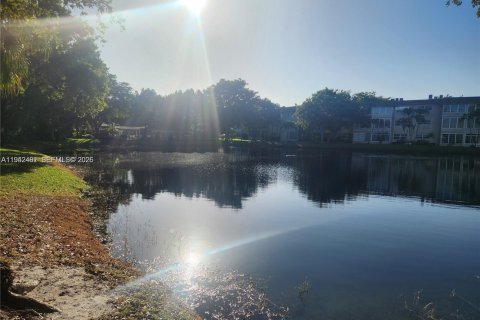 Condominio en venta en Lauderdale Lakes, Florida, 1 dormitorio, 63.55 m2 № 2152761 - foto 12