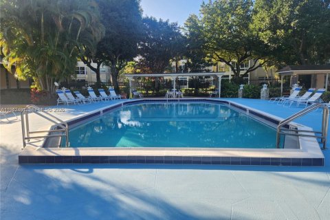 Condominio en venta en Lauderdale Lakes, Florida, 1 dormitorio, 63.55 m2 № 2152761 - foto 13