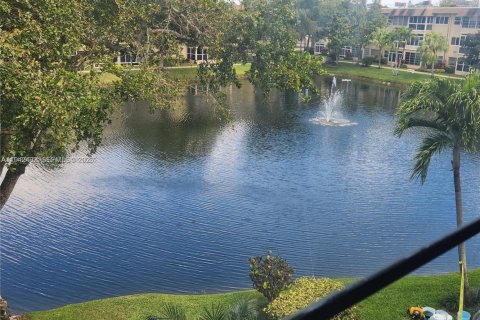 Condominio en venta en Lauderdale Lakes, Florida, 1 dormitorio, 63.55 m2 № 2152761 - foto 11