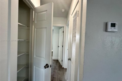 Appartement à louer à Oakland Park, Floride: 2 chambres № 2076514 - photo 13