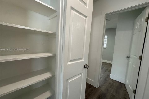 Appartement à louer à Oakland Park, Floride: 2 chambres № 2076514 - photo 17