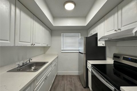 Appartement à louer à Oakland Park, Floride: 2 chambres № 2076514 - photo 7
