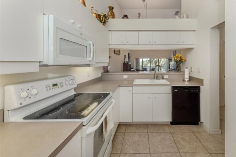 Condo in Venice, Florida, 2 bedrooms  № 1732389 - photo 3