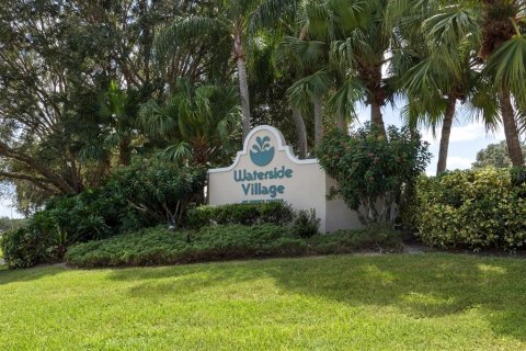Condo in Venice, Florida, 2 bedrooms  № 1732389 - photo 23