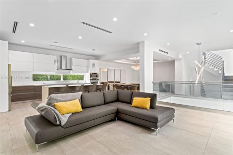 Villa ou maison à vendre à Miami, Floride: 4 chambres, 262.63 m2 № 1940724 - photo 11