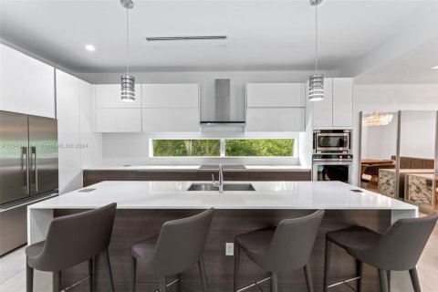 Villa ou maison à vendre à Miami, Floride: 4 chambres, 262.63 m2 № 1940724 - photo 8
