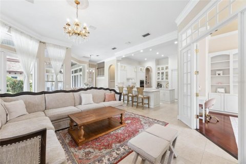 House in Orlando, Florida 6 bedrooms, 483.09 sq.m. № 2396731 - photo 18