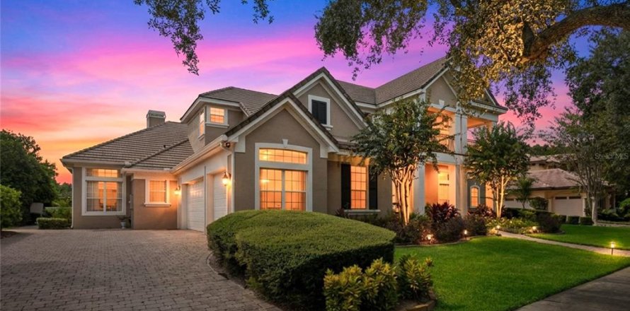 House in Orlando, Florida 6 bedrooms, 483.09 sq.m. № 2396731