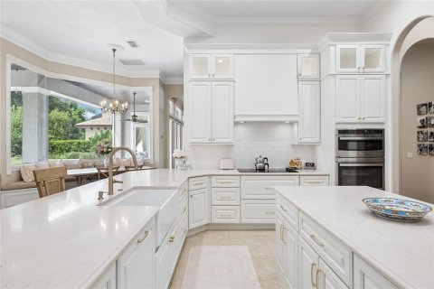 House in Orlando, Florida 6 bedrooms, 483.09 sq.m. № 2396731 - photo 24