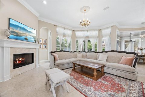 House in Orlando, Florida 6 bedrooms, 483.09 sq.m. № 2396731 - photo 17