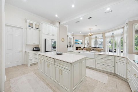 House in Orlando, Florida 6 bedrooms, 483.09 sq.m. № 2396731 - photo 26