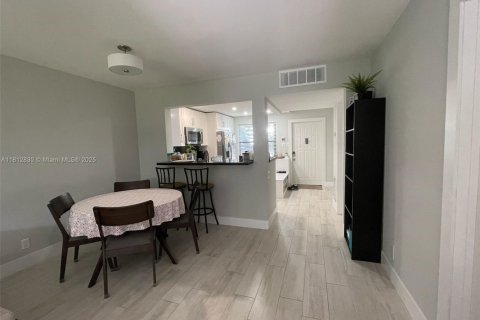 Copropriété à vendre à Deerfield Beach, Floride: 2 chambres, 83.61 m2 № 1877623 - photo 7