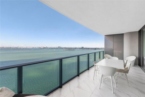 Condo in Miami, Florida, 1 bedroom  № 1863655 - photo 8