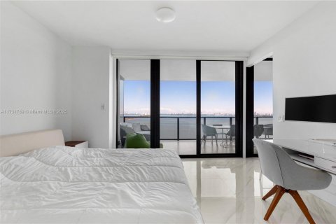 Condo in Miami, Florida, 1 bedroom  № 1863655 - photo 17