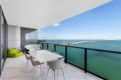 Condo in Miami, Florida, 1 bedroom  № 1863655 - photo 19