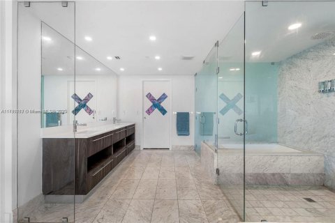 Condo in Miami, Florida, 1 bedroom  № 1863655 - photo 6