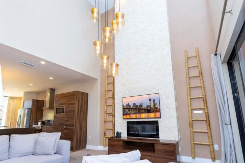 Adosado en venta en Kissimmee, Florida, 4 dormitorios, 144.65 m2 № 2372908 - foto 2