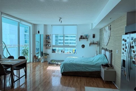 Condominio en alquiler en Miami, Florida, 55.18 m2 № 1993788 - foto 3