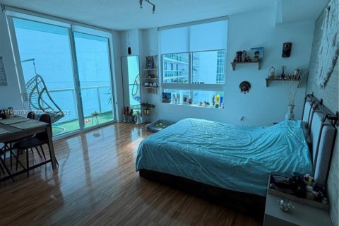 Condominio en alquiler en Miami, Florida, 55.18 m2 № 1993788 - foto 1