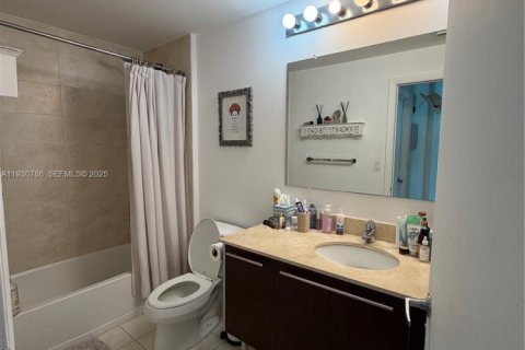 Condominio en alquiler en Miami, Florida, 55.18 m2 № 1993788 - foto 9