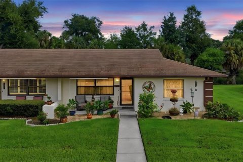 House in Tavares, Florida 2 bedrooms, 102.66 sq.m. № 2349585