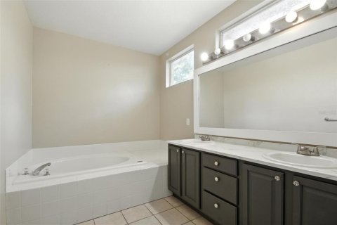 House in Winter Park, Florida 4 bedrooms, 265.7 sq.m. № 1812568 - photo 23