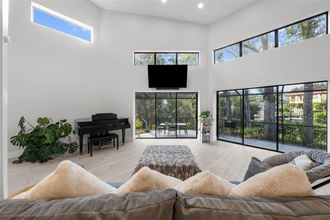 Casa en alquiler en Tampa, Florida, 4 dormitorios, 165.64 m2 № 1879965 - foto 8