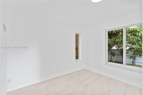 House in Fort Lauderdale, Florida 3 bedrooms, 120.68 sq.m. № 1986362 - photo 26