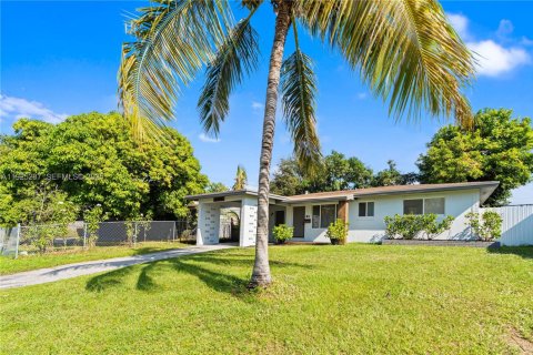 House in Fort Lauderdale, Florida 3 bedrooms, 120.68 sq.m. № 1986362 - photo 6