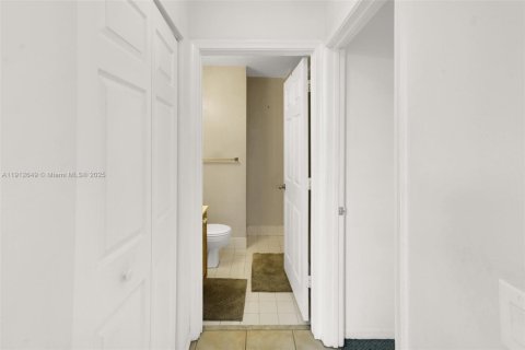 Casa en venta en Miramar, Florida, 4 dormitorios, 201.04 m2 № 1968358 - foto 27