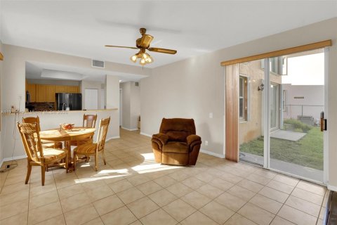 Casa en venta en Miramar, Florida, 4 dormitorios, 201.04 m2 № 1968358 - foto 21