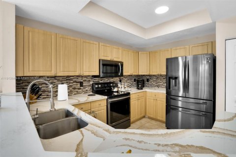 Casa en venta en Miramar, Florida, 4 dormitorios, 201.04 m2 № 1968358 - foto 16