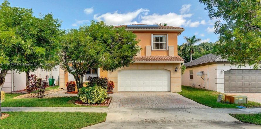 Casa en Miramar, Florida 4 dormitorios, 201.04 m2 № 1968358