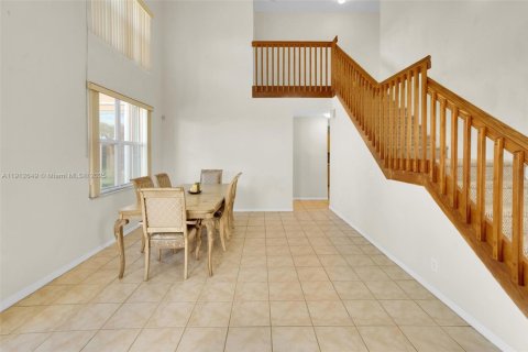 Casa en venta en Miramar, Florida, 4 dormitorios, 201.04 m2 № 1968358 - foto 9