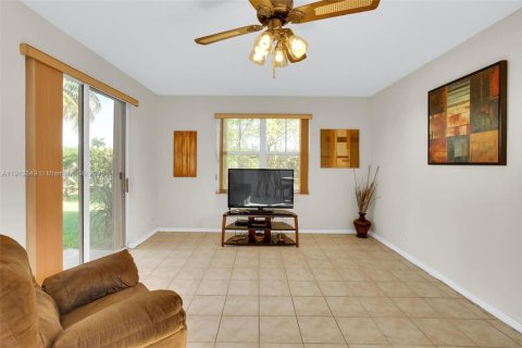 Casa en venta en Miramar, Florida, 4 dormitorios, 201.04 m2 № 1968358 - foto 19
