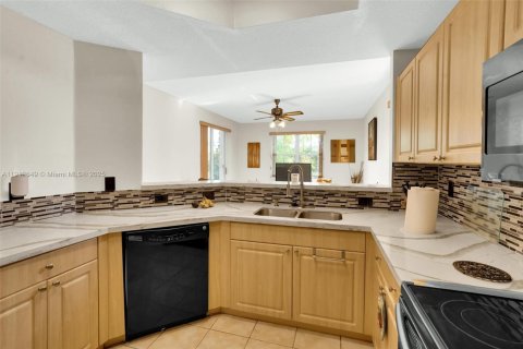 Casa en venta en Miramar, Florida, 4 dormitorios, 201.04 m2 № 1968358 - foto 15