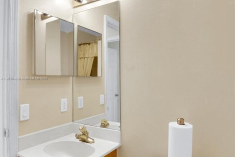 Casa en venta en Miramar, Florida, 4 dormitorios, 201.04 m2 № 1968358 - foto 29