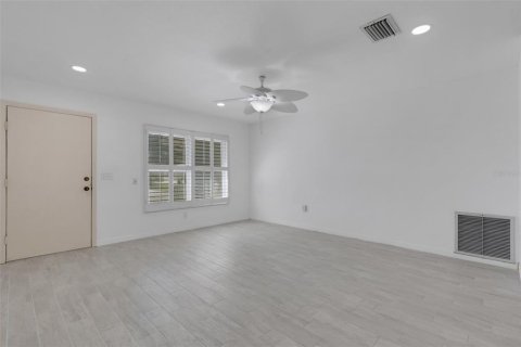 Villa ou maison à vendre à Bradenton, Floride: 2 chambres, 161.65 m2 № 2437289 - photo 8