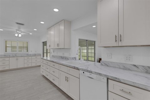 Villa ou maison à vendre à Bradenton, Floride: 2 chambres, 161.65 m2 № 2437289 - photo 21