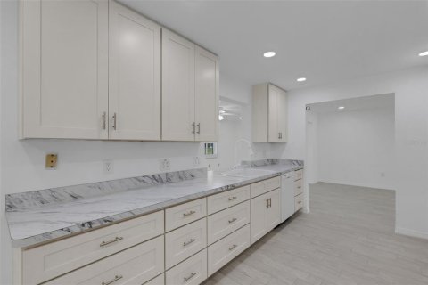 Villa ou maison à vendre à Bradenton, Floride: 2 chambres, 161.65 m2 № 2437289 - photo 24