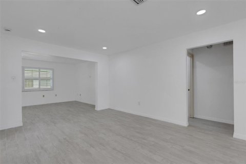 Villa ou maison à vendre à Bradenton, Floride: 2 chambres, 161.65 m2 № 2437289 - photo 10
