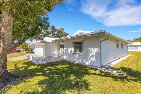 Villa ou maison à vendre à Bradenton, Floride: 2 chambres, 161.65 m2 № 2437289 - photo 4