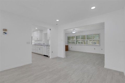 Villa ou maison à vendre à Bradenton, Floride: 2 chambres, 161.65 m2 № 2437289 - photo 12
