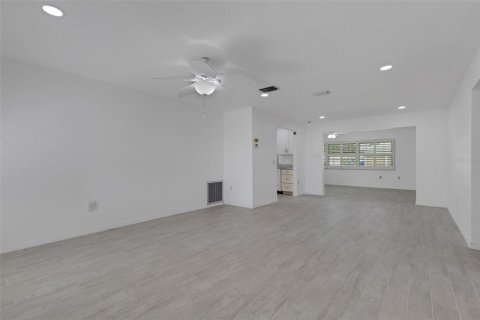 Villa ou maison à vendre à Bradenton, Floride: 2 chambres, 161.65 m2 № 2437289 - photo 5