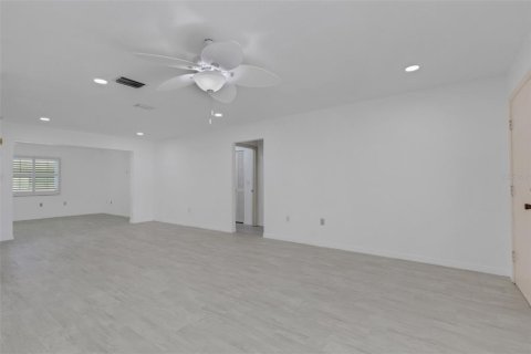 Villa ou maison à vendre à Bradenton, Floride: 2 chambres, 161.65 m2 № 2437289 - photo 7